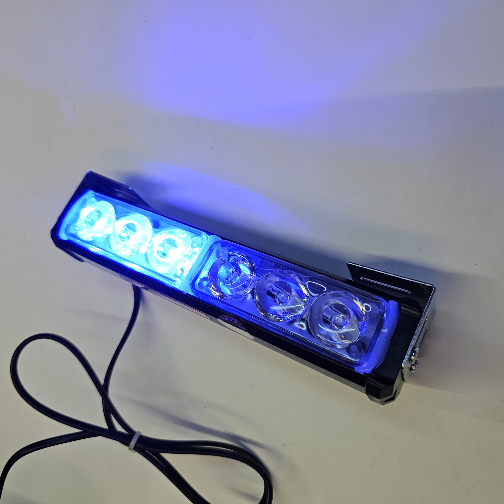 تصویر از چراغ فدرالی خطی - تکی (قرمز -آبی)