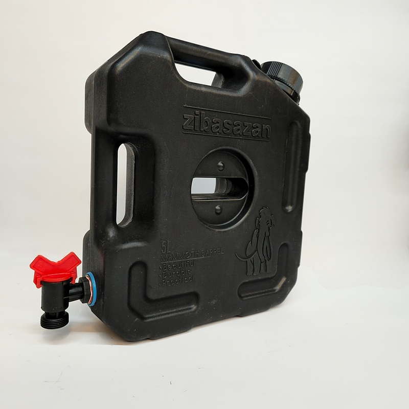 تصویر از گالن زیبا سازان 5 لیتری شیردار مشکی