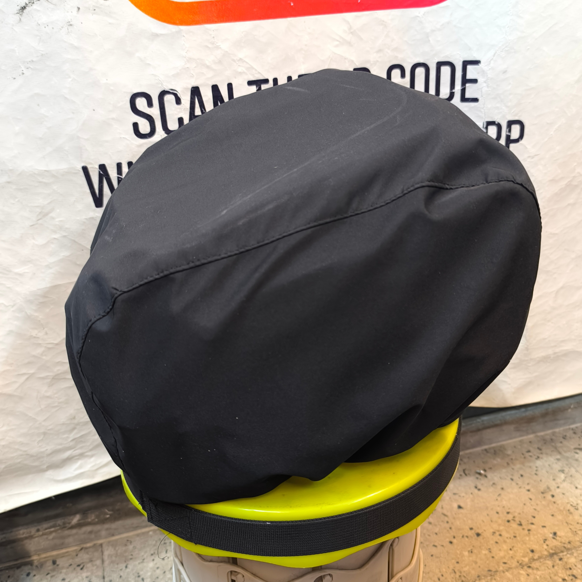 تصویر از کیف روی باک  - FTF نوار قرمز