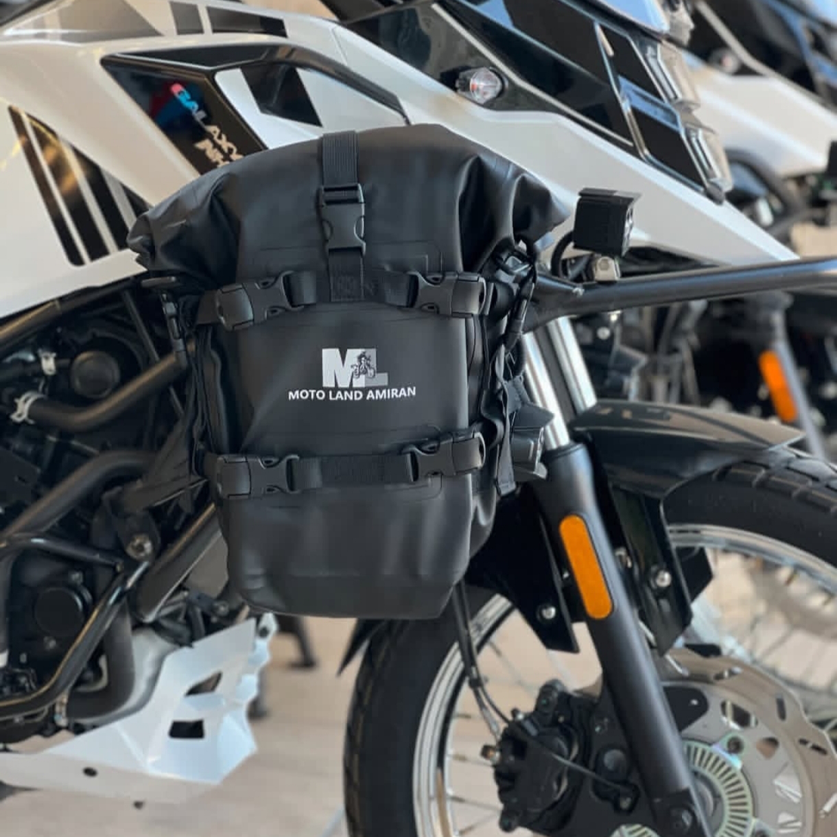 تصویر از کیف 10 لیتری روی گارد