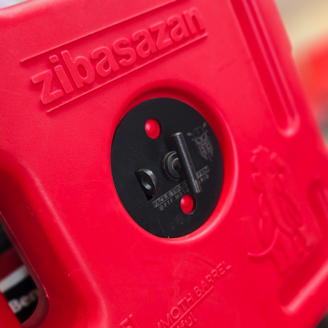 تصویر از بست گالن FTF فیکس5 لیتری زیبا سازان