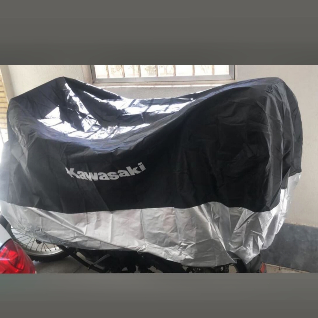 تصویر از چادر ضد آب موتور (با باکس)