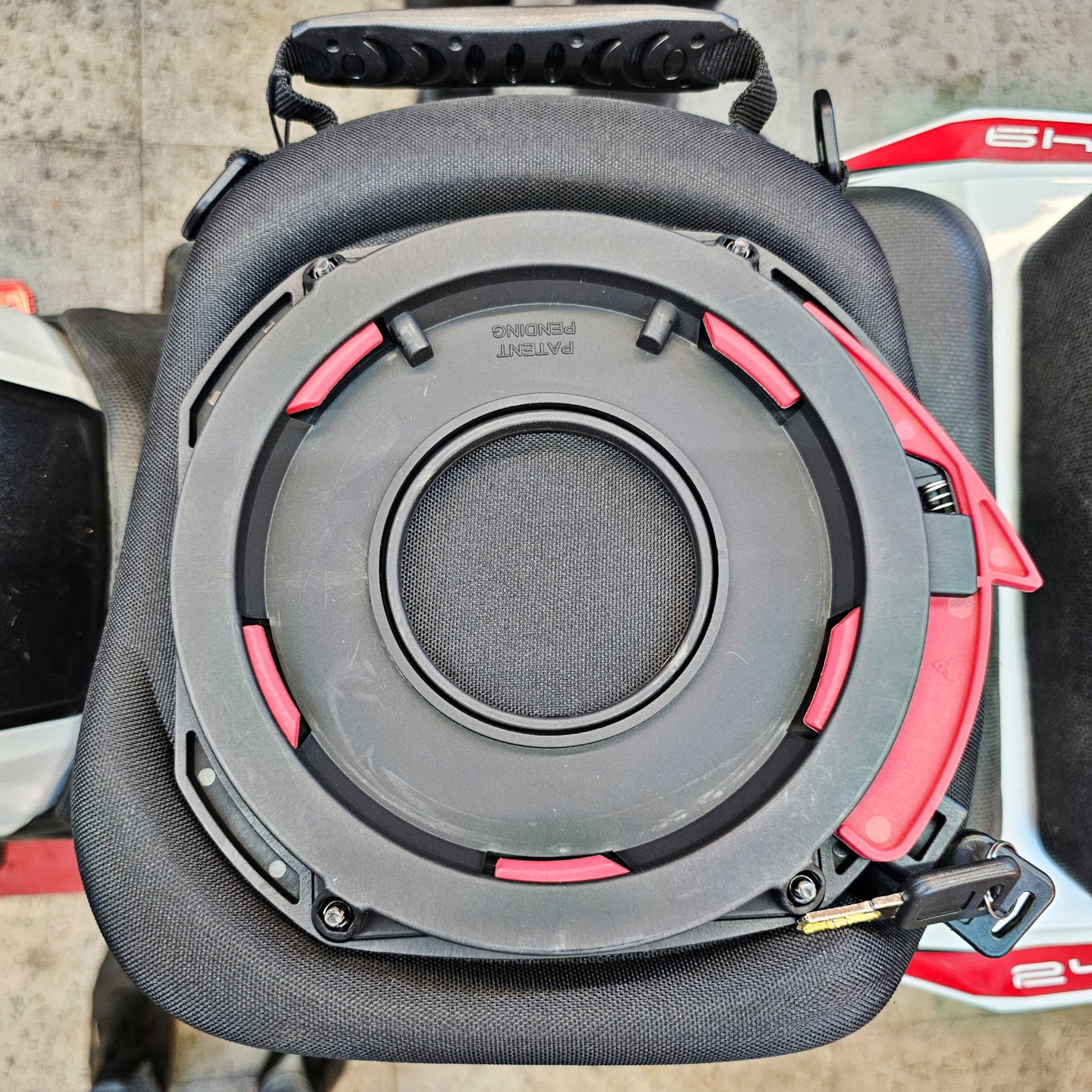 تصویر از کیف روی باک کلیپسی قفلی- v-strom-trk-nh-rx-honda