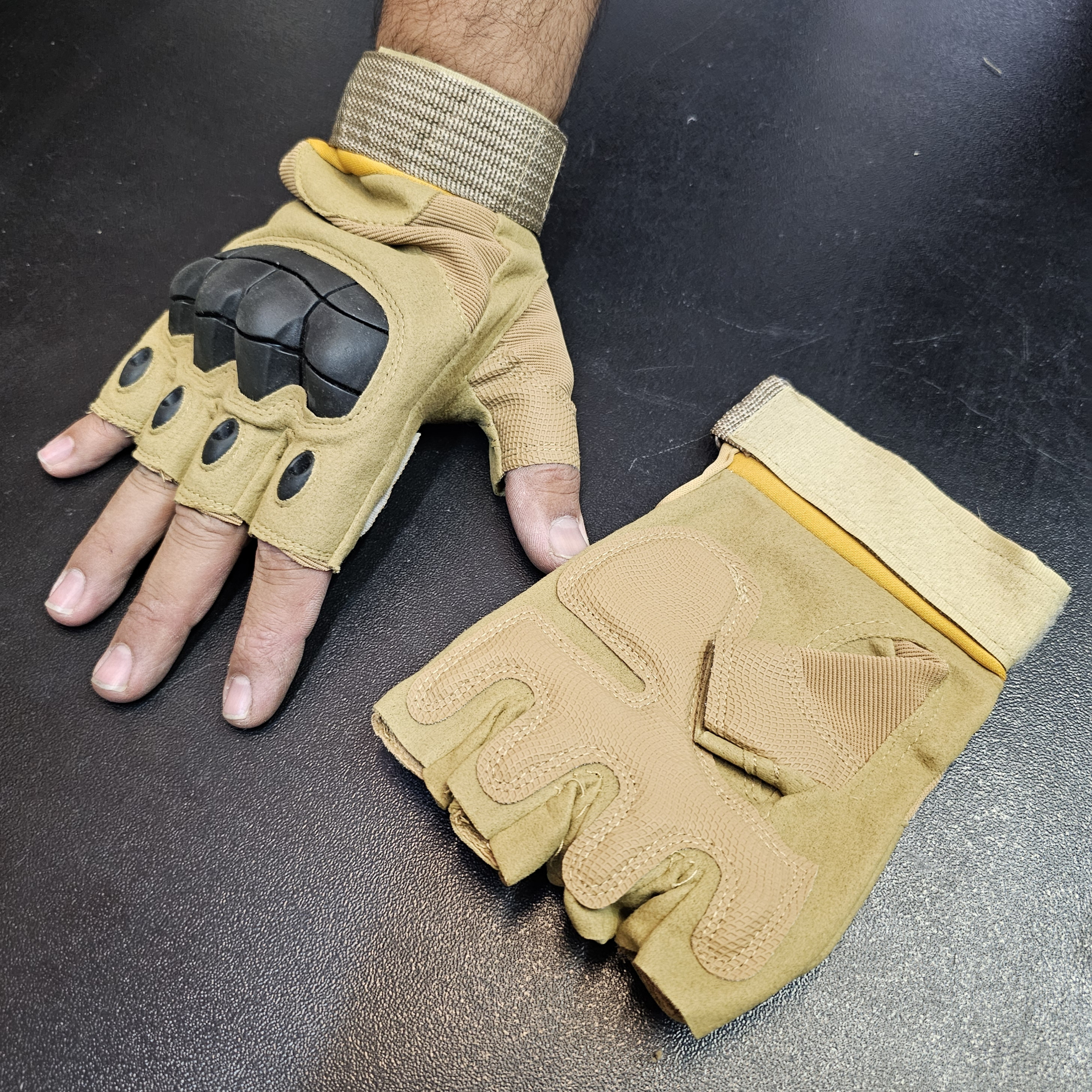 تصویر از دستکش پارچه ای نیم انگشت - قهوه ای 2XL