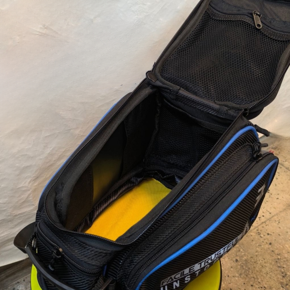 تصویر از کیف روی باک  FTF نوار آبی