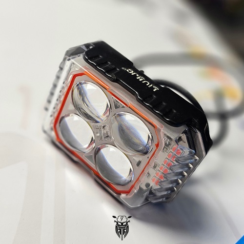 تصویر از پروژکتور 4 لنز دور قرمز 6 حالته پلیسی